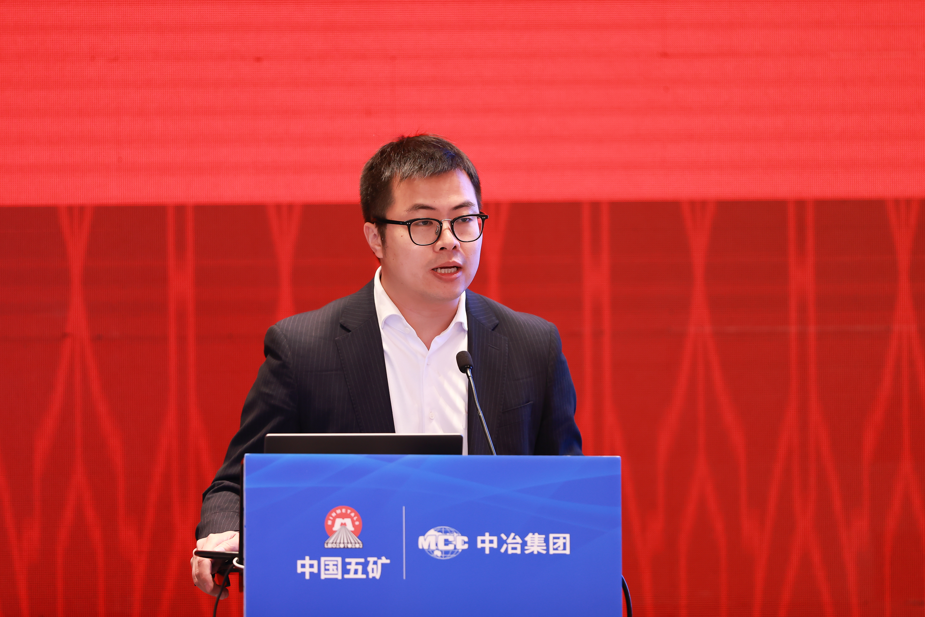 申萬宏源首席分析師袁豪作講座